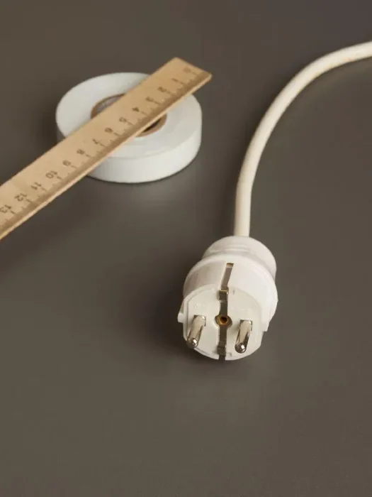 Вилка прямая ВПп10-01-Ст разборная с заземл. контактом 16А бел. IEK EVP10-16-01-K01