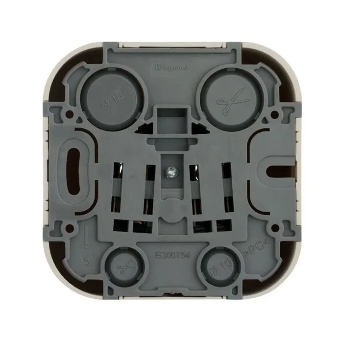 Розетка 1-м ОП Quteo 16А IP20 2P+E с заземл. без защ. шторок сл. кость IEK 782241