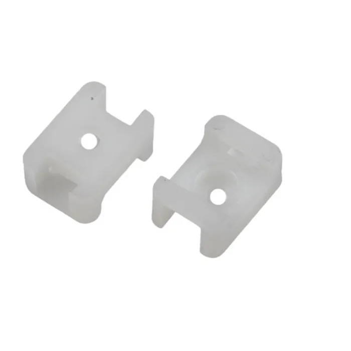 Площадка под хомуты 22х16мм с монтажным отверст. М4 NO-225-313 бел. (уп.10шт) Эра Б0066687