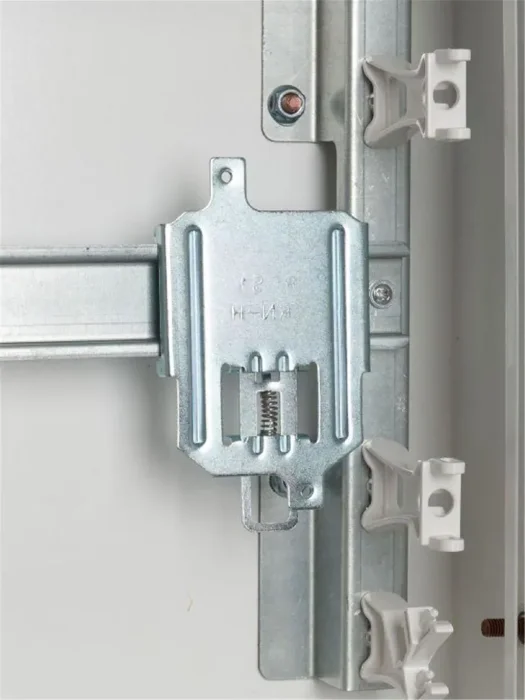 Скоба RCs1 на DIN-рейку для ВА 88-32 KARAT IEK SVA10D-S35-3