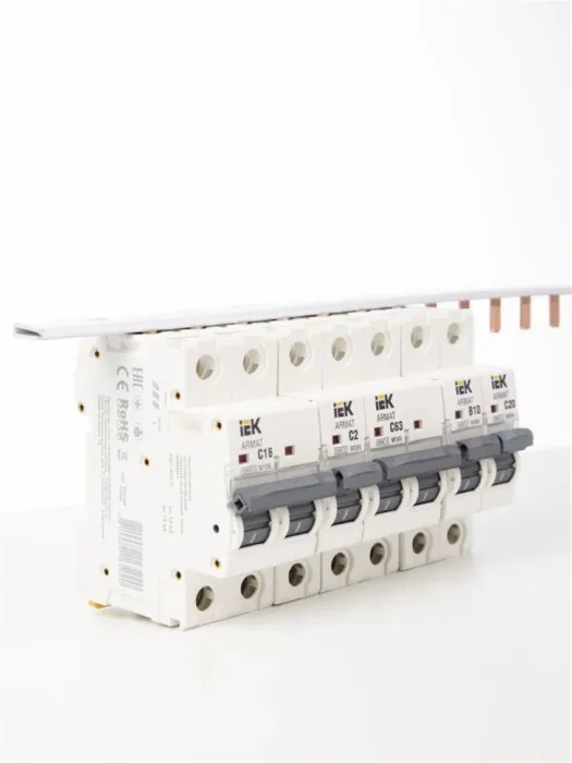 Шина соединительная PIN 3п 100А (дл.1м) IEK YNS21-3-100