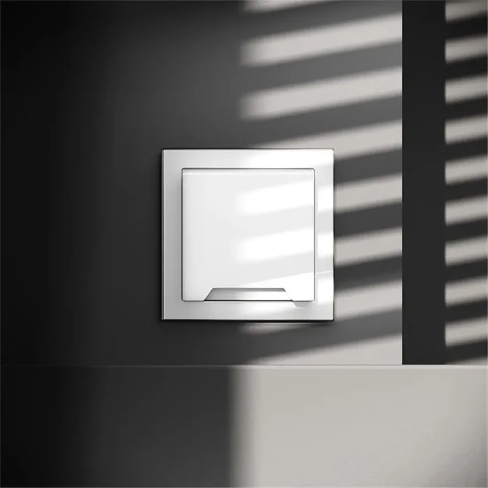 Розетка 1-м СП S70 16А с заземл. защ. шторки + крышка механизм бел. глянцевый Voltum VLS040301