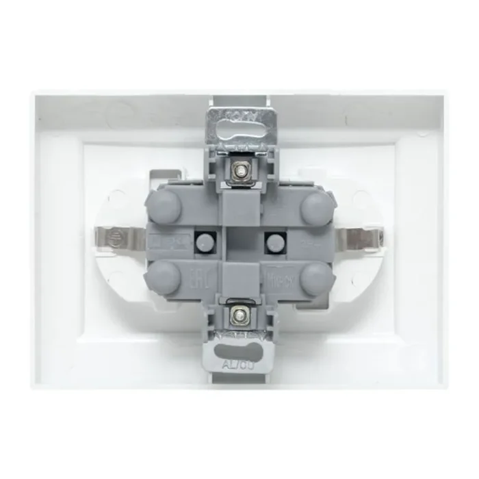 Розетка 2-м СП Минск 16А IP20 с заземл. защ. шторки бел. Basic EKF ERR16-128-100