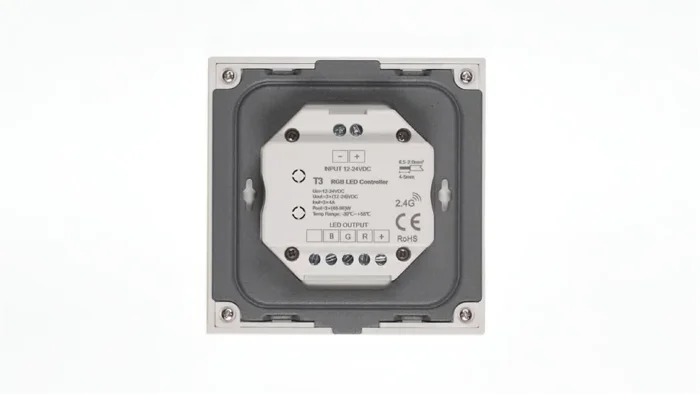 Сенсорная панель T3 White IC45 (12-24V, 3x4A, 3x(48-96), RGB, RF 2.4GHz)