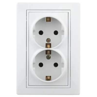 Розетка 2-м СП Plano 1-208-01 16А IP20 250В 2х2P+E Schuko защ. шторки бел. Intro Б0053933