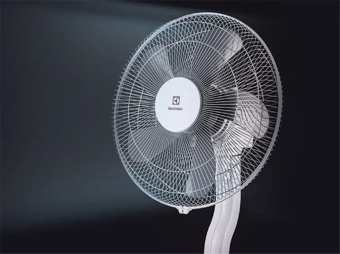 Вентилятор напольный EFF-1003D Electrolux НС-1187092