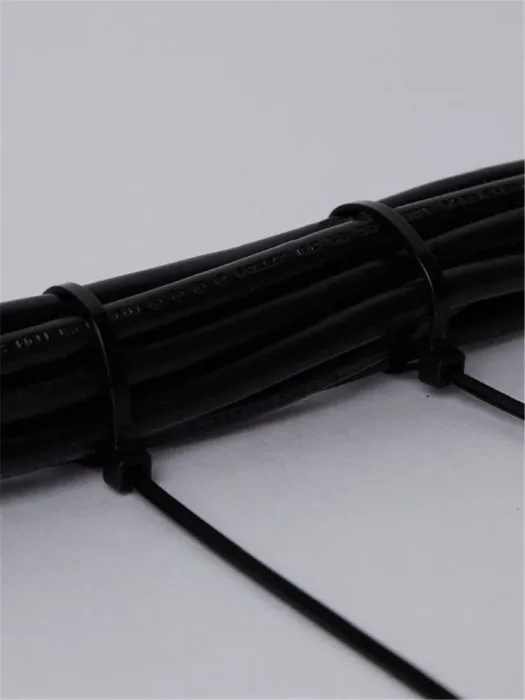 Хомут кабельный 3.6х200 нейл. черн. (уп.100шт) IEK UHH32-D036-200-100