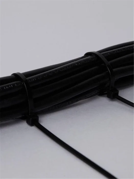 Хомут кабельный 3.6х200 нейл. черн. (уп.100шт) IEK UHH32-D036-200-100