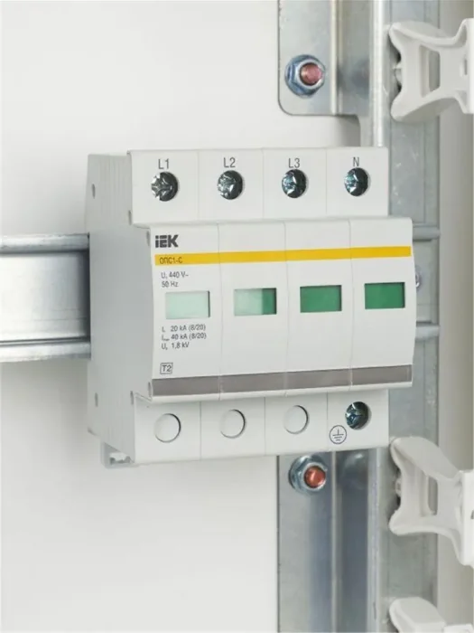 Ограничитель перенапряжения ОПС1-C 4P KARAT IEK MOP20-4-C