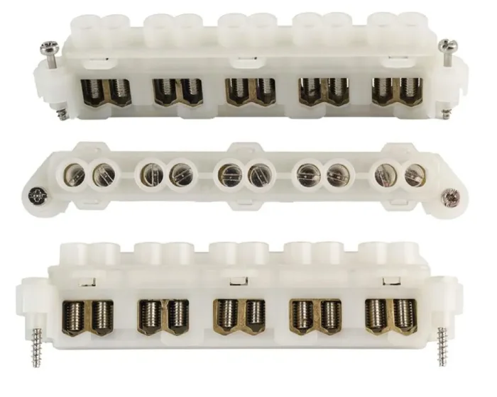 Коробка распределительная 140х140х76мм IP66 в комплекте с клеммным рядом 10х10кв.мм 76А черн. Extherm JB-100-BL