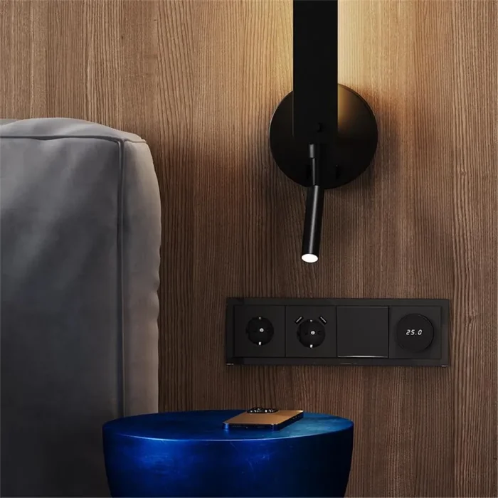 Розетка 1-м СП S70 16А с USB A+A с заземл. защ. шторки механизм черн. матов. Voltum VLS040408