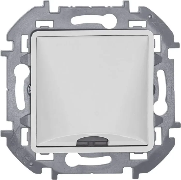 Вывод кабеля Inspiria с зажимом для крепления бел. IEK 673890