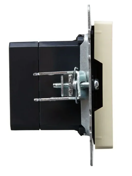 Розетка BRITE USB A+C 18Вт РЮ11-1-БрКр механизм беж. IEK BR-U22-018-K10