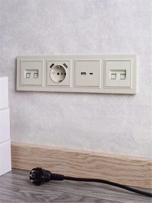 Розетка BRITE USB A+C 18Вт РЮ11-1-БрКр механизм беж. IEK BR-U22-018-K10