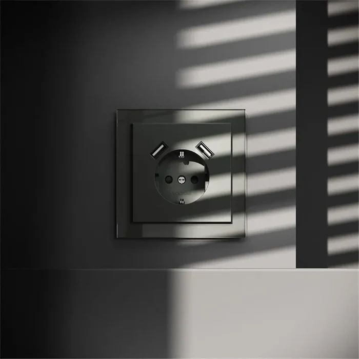 Розетка 1-м СП S70 16А с USB A+A с заземл. защ. шторки механизм титан Voltum VLS040406