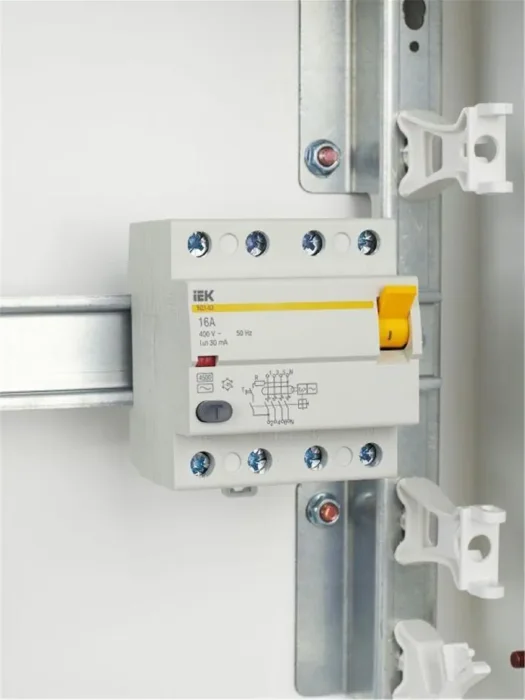 Выключатель дифференциального тока (УЗО) 4п 16А 30мА тип AC ВД1-63 KARAT IEK MDV10-4-016-030