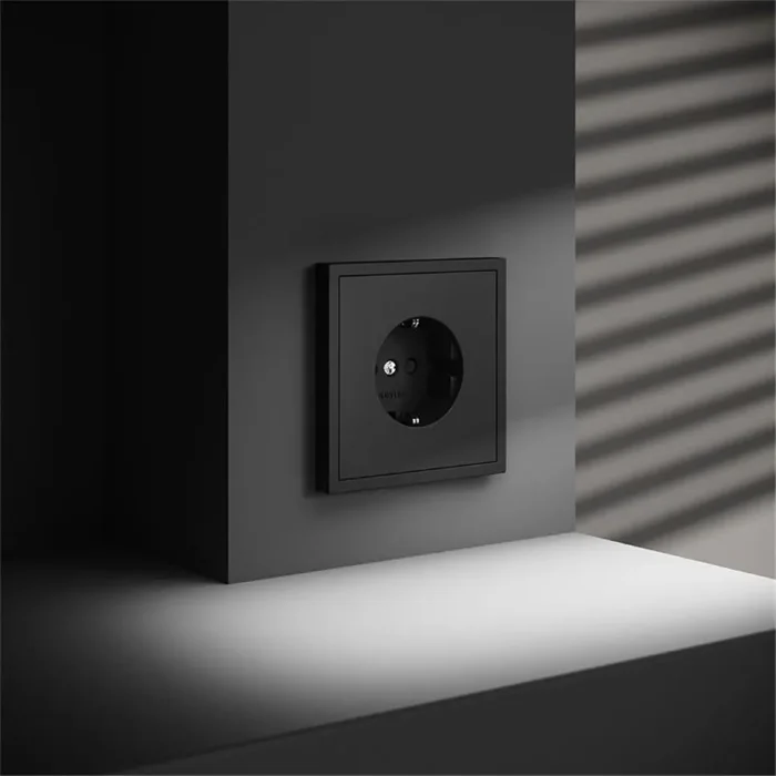 Розетка 1-м СП S70 16А с заземл. защ. шторки механизм черн. матов. Voltum VLS040208