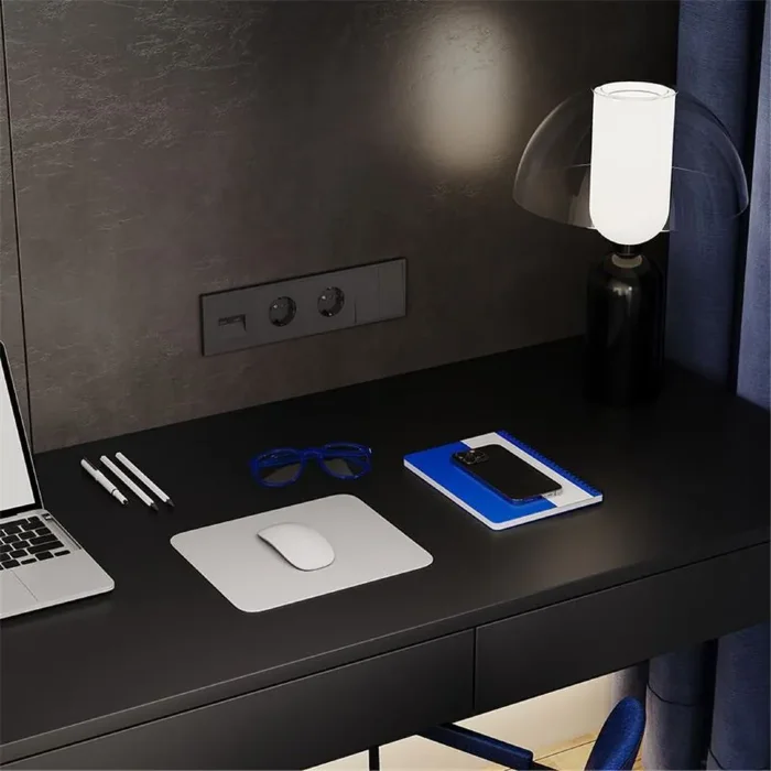 Розетка 1-м СП S70 16А с заземл. защ. шторки механизм черн. матов. Voltum VLS040208