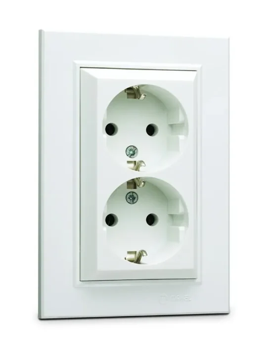 Розетка 2-я с/з СП Karea 16А IP20 бел. Makel 56001082