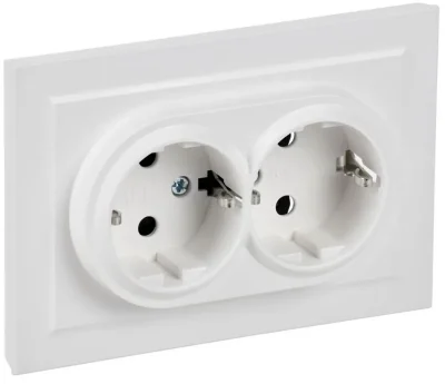 Розетка 2-м СП BRITE РС12-3-БрАБ 16А в сборе с заземл. без защ. шторок арктич. бел. IEK BR-R21-16-K91-F