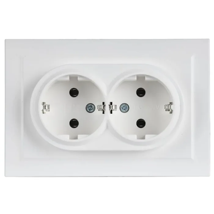 Розетка 2-м СП BRITE РС12-3-БрАБ 16А в сборе с заземл. без защ. шторок арктич. бел. IEK BR-R21-16-K91-F