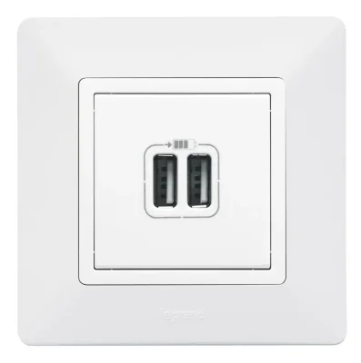 Розетка USB 2-м Valena Life 240В/5В 2400мА с лицев. панелью механизм бел. Leg 753412