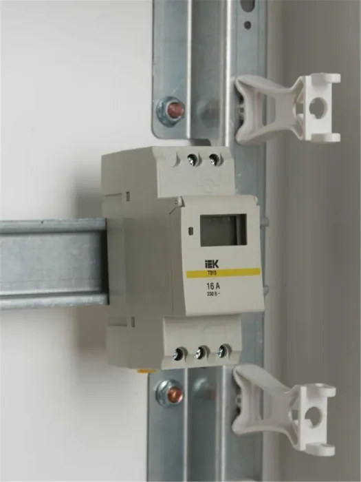 Таймер цифровой ТЭ15 16А 230В на DIN-рейку KARAT IEK MTA10-16