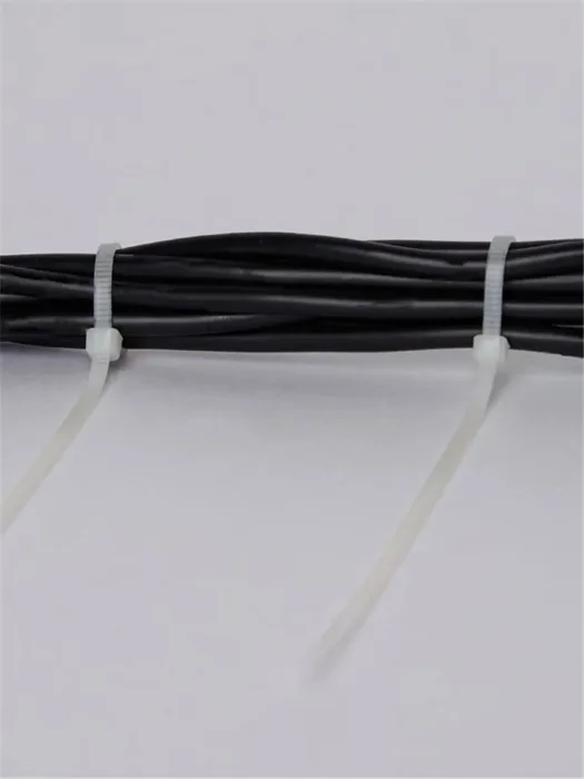 Хомут кабельный 2.5х150 нейл. бел. (уп.100шт) IEK UHH31-D025-150-100