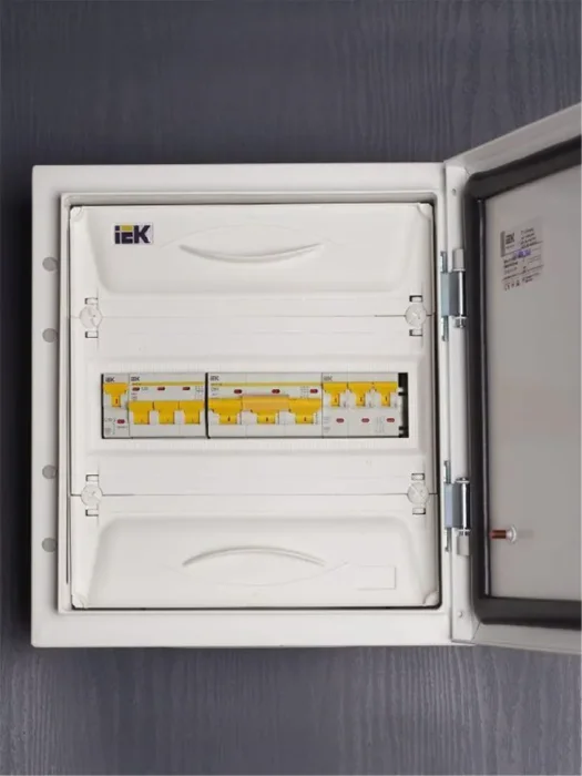 Выключатель автоматический модульный 3п D 63А 10кА ВА47-100 KARAT IEK MVA40-3-063-D