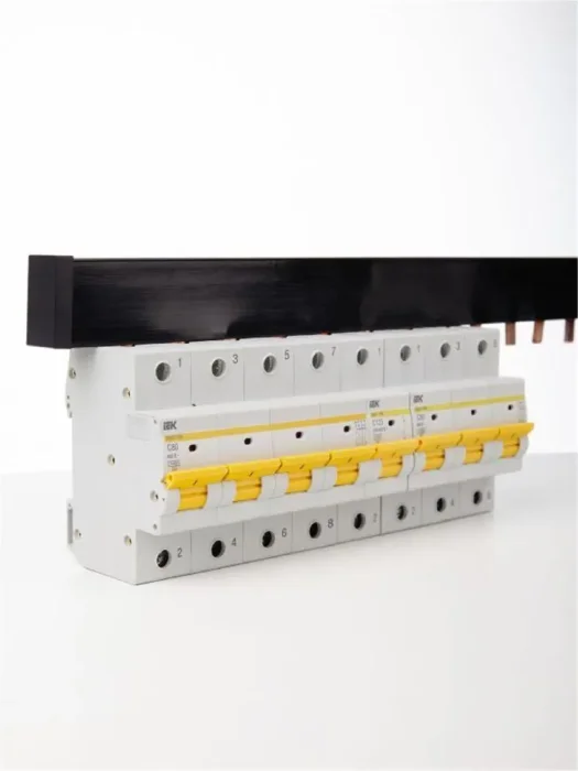 Шина соединительная PIN 3п 100А шаг 27мм (дл.1м) IEK YNS51-3-100