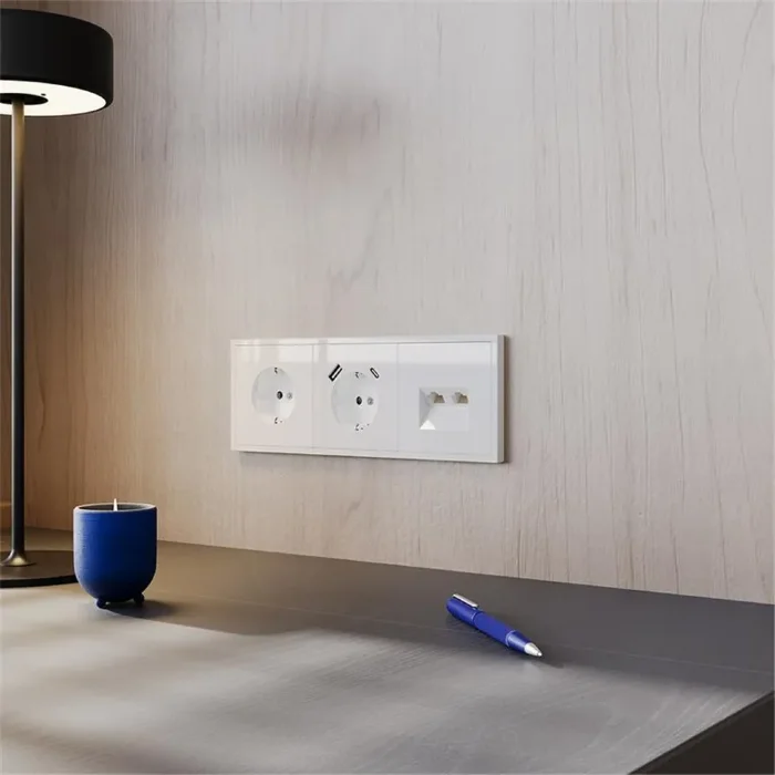 Розетка компьютерная 2-м СП S70 RJ45 + RJ45 кат.6 механизм бел. глянцевый Voltum VLS060201