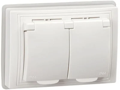 Розетка 2-м СП Кварта РСбш12-3-КБ-44 16А IP44 с заземл. защ. шторки бел. GENERICA KV-R26-16-44-K01