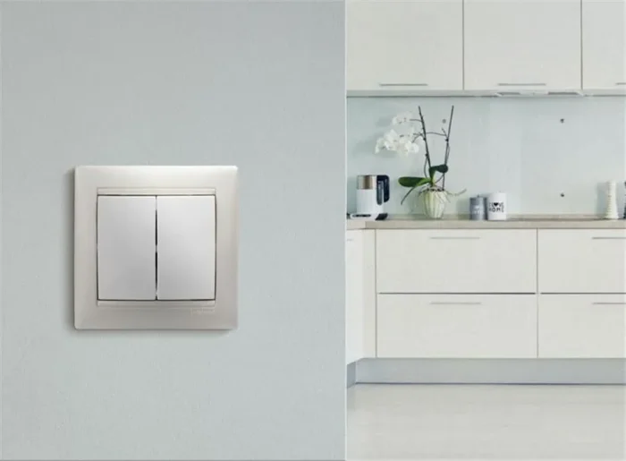 Выключатель 2-кл. СП Valena 10А IP31 250В механизм бел. IEK 774405