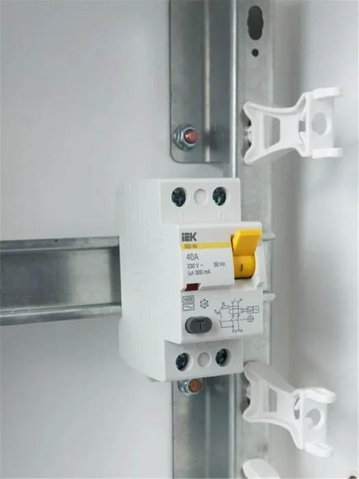 Выключатель дифференциального тока (УЗО) 2п 40А 300мА тип AC ВД1-63 KARAT IEK MDV10-2-040-300