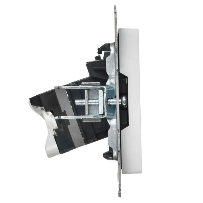 Розетка компьютерная СП BRITE РК11-БрАБ RJ45 кат.6 механизм арктич. бел. IEK BR-K10-2-K91