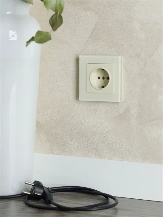 Розетка BRITE РС11-1-0-БрКр 16А с заземл. без защ. шторки механизм беж. IEK BR-R11-16-K10