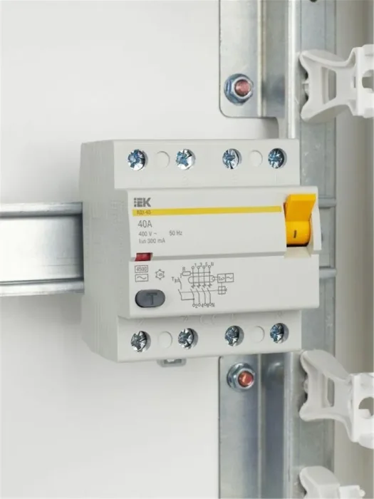Выключатель дифференциального тока (УЗО) 4п 40А 300мА тип AC ВД1-63 KARAT IEK MDV10-4-040-300