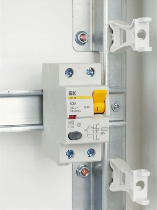 Выключатель дифференциального тока (УЗО) 2п 63А 30мА тип AC ВД1-63 KARAT IEK MDV10-2-063-030