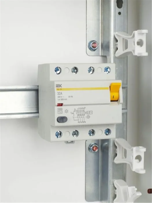 Выключатель дифференциального тока (УЗО) 4п 32А 300мА тип AC ВД1-63 KARAT IEK MDV10-4-032-300