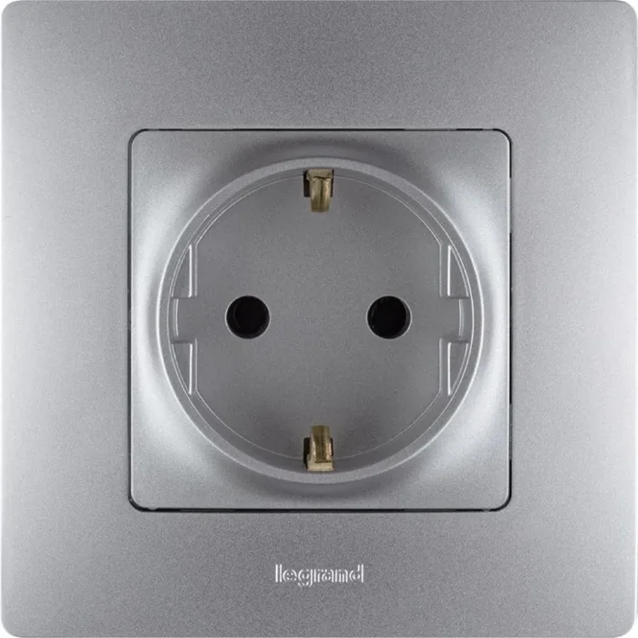 Розетка 1-м СП Etika 16А IP20 250В 2P+E с заземл. немецк. стандарт винтов. клеммы механизм алюм. IEK 672421