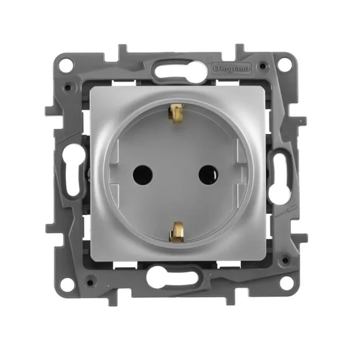Розетка 1-м СП Etika 16А IP20 250В 2P+E с заземл. немецк. стандарт винтов. клеммы механизм алюм. IEK 672421