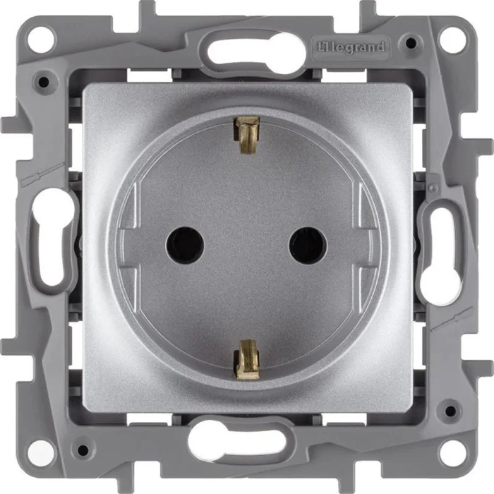 Розетка 1-м СП Etika 16А IP20 250В 2P+E с заземл. немецк. стандарт винтов. клеммы механизм алюм. IEK 672421