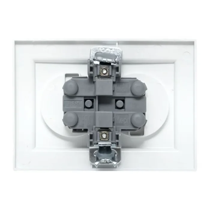 Розетка 2-м СП Минск 10А IP20 без заземл. защ. шторки бел. Basic EKF ERR10-102-100