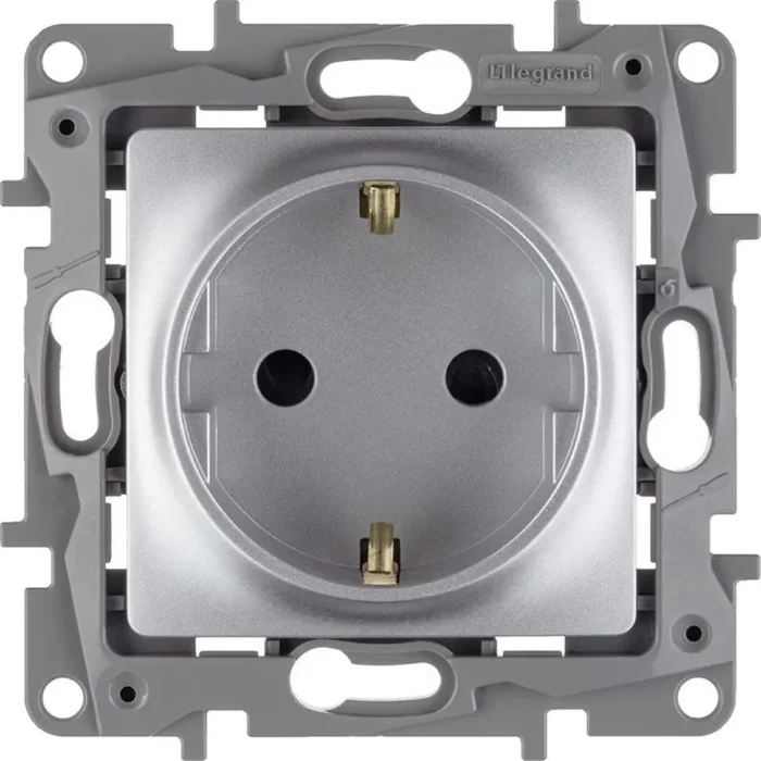 Розетка 1-м СП Etika 16А IP31 250В 2P+E с заземл. защ. шторки немецк. стандарт винтов. клеммы механизм алюм. IEK 672422