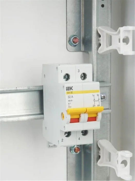 Выключатель нагрузки (мини-рубильник) 2п 32А ВН-32 KARAT IEK MNV10-2-032