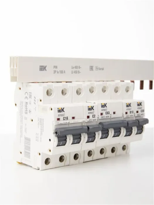 Шина соединительная PIN 1п 63А (дл.1м) IEK YNS21-1-063