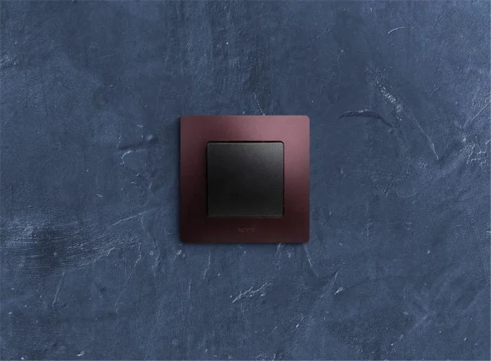 Выключатель 1-кл. СП Etika 10А IP20 250В 10AX авт. зажимы механизм антрацит IEK 672601